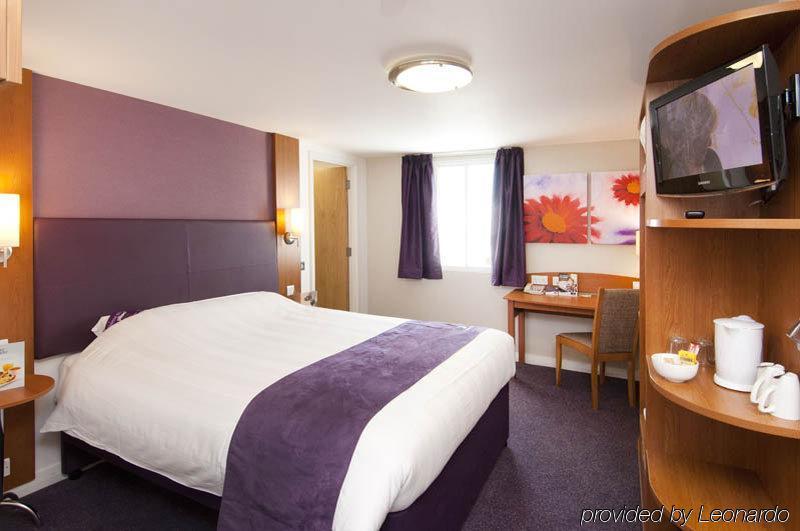 Premier Inn London Heathrow M4/J4 Hillingdon Buitenkant foto