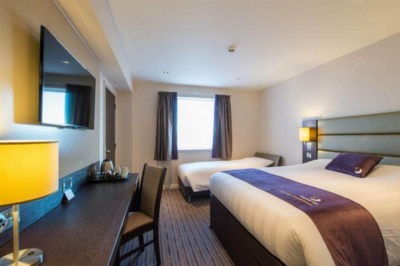 Premier Inn London Heathrow M4/J4 Hillingdon Buitenkant foto