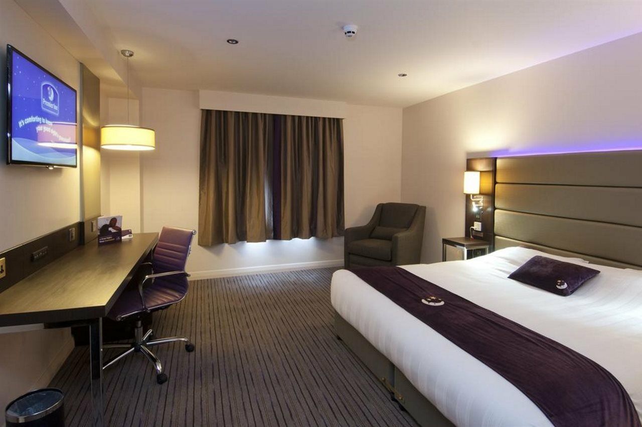 Premier Inn London Heathrow M4/J4 Hillingdon Buitenkant foto